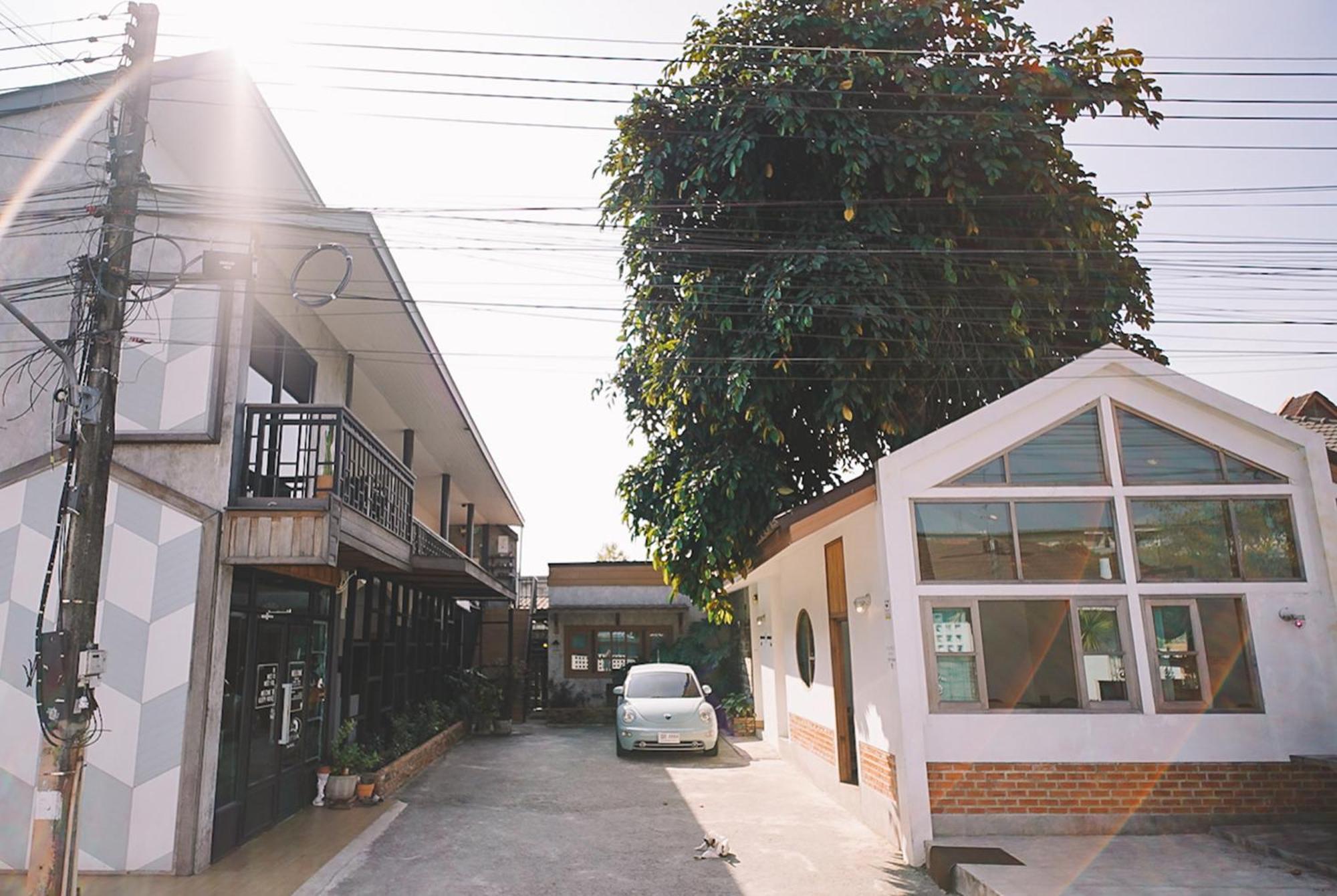 Sleepy House Chiang Rai Bed and Breakfast Εξωτερικό φωτογραφία